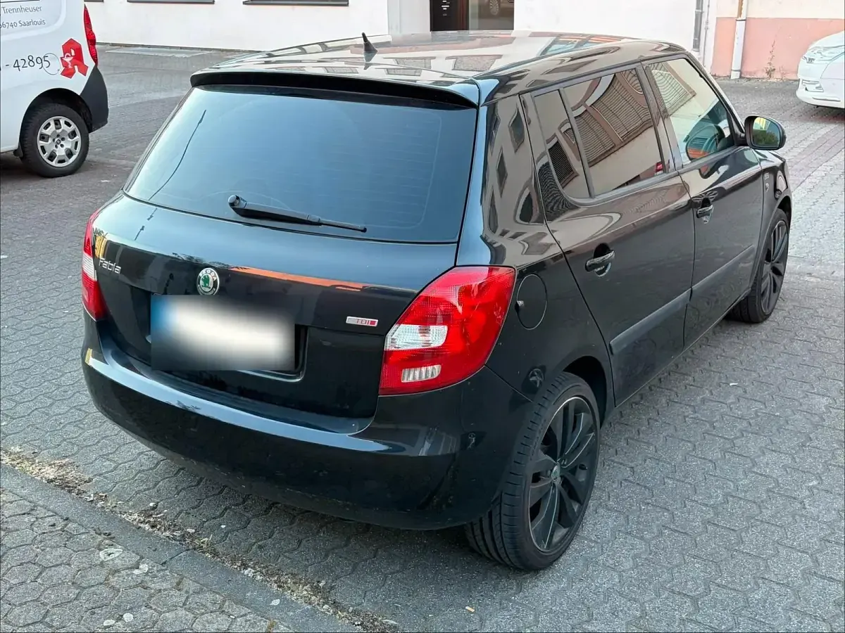 Gebraucht Skoda Fabia Family 105 PS (77 kW) 2011 Schwarz Kleinwagen