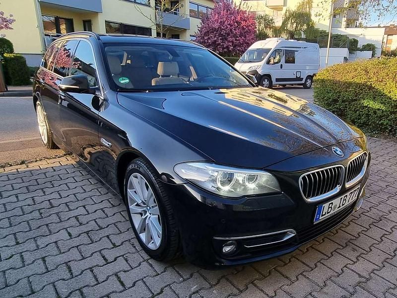 Schwarz Gebraucht 2014 BMW 530 Luxury Line Kombi | 17.600 € (Fairer Preis) - Bild 1/4