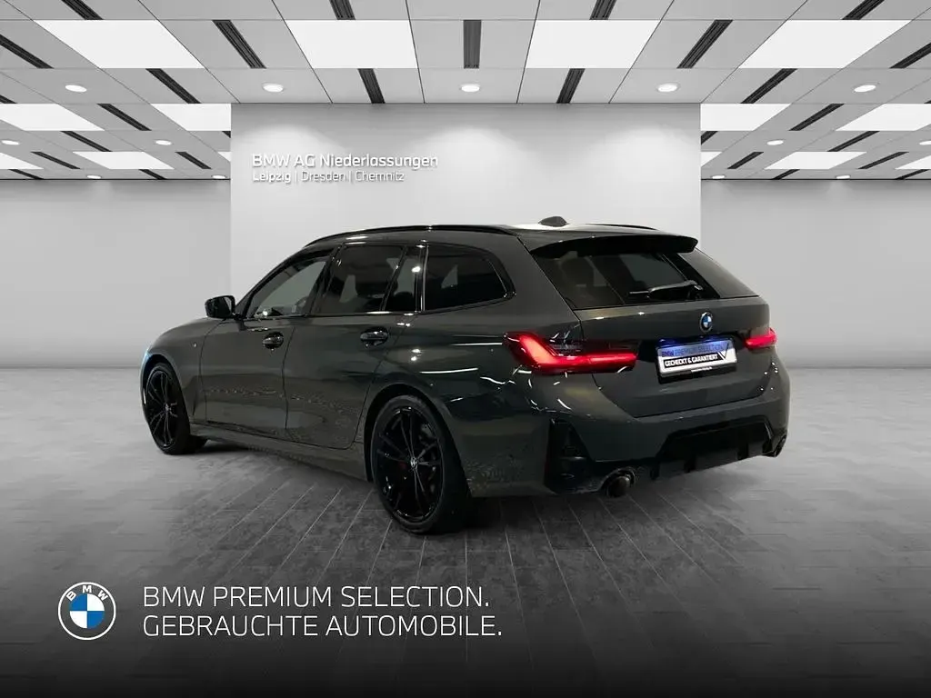 Gebraucht BMW 330 M Sport 245 PS (180 kW) 2023 Grau Kombi
