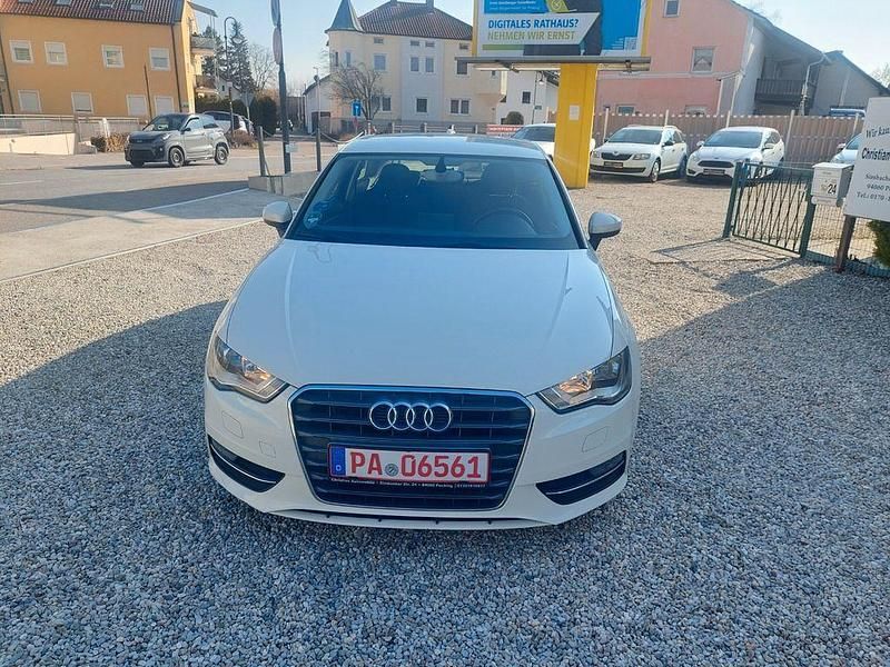 Gebraucht Audi A3 Ambition 150 PS (110 kW) 2014 Weiß Limousine