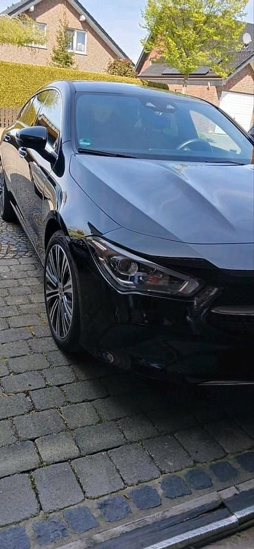 Gebraucht Mercedes CLA200 150 PS (110 kW) 2023 Schwarz Kombi