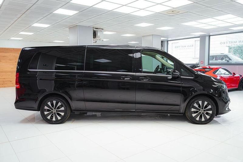 Gebraucht Mercedes E300 Premium 237 PS (174 kW) 2024 Van / Kleinbus