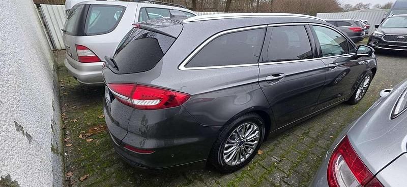 Gebraucht Ford Mondeo Titanium 150 PS (110 kW) 2022 Grau Kombi