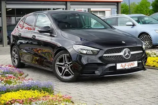 Gebraucht Mercedes B200 AMG line 150 PS (110 kW) 2019 Schwarz Van / Kleinbus