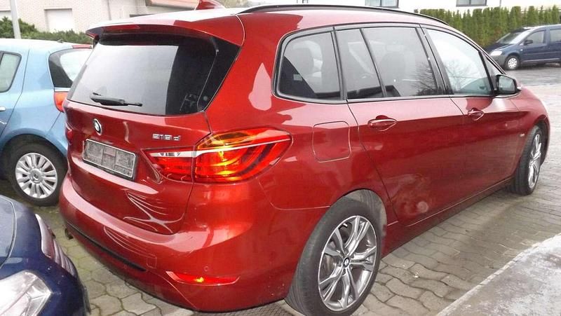 Gebraucht BMW 218 Sport Line 150 PS (110 kW) 2015 Flamencorot brillanteffekt Van / Kleinbus