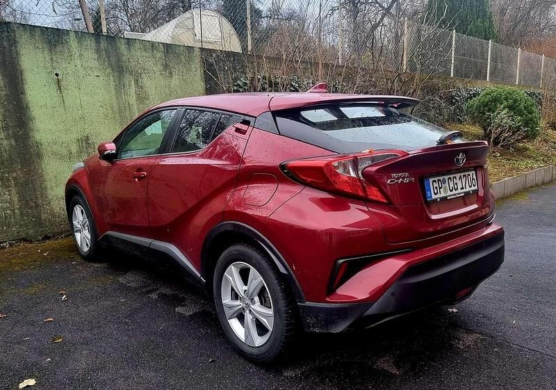 Second-hand Toyota C-HR 98 CP (72 kW) 2017 Roșu SUV