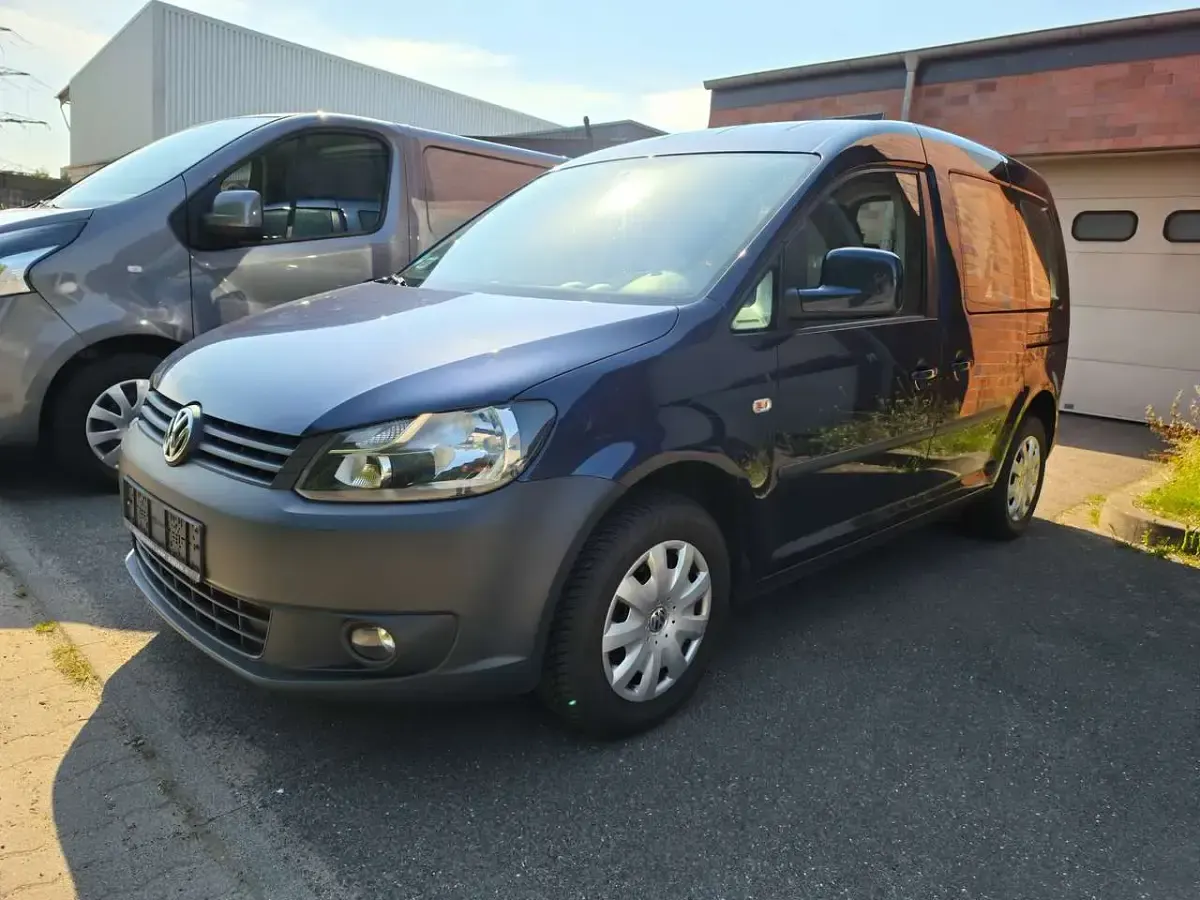 Gebraucht VW Caddy Trendline 109 PS (80 kW) 2011 Night blue metallic Van / Kleinbus