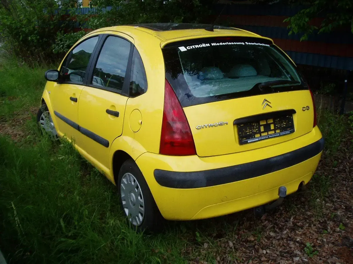 Używany Citroën C3 60 KM (44 kW) 2003 Żółty Hatchback
