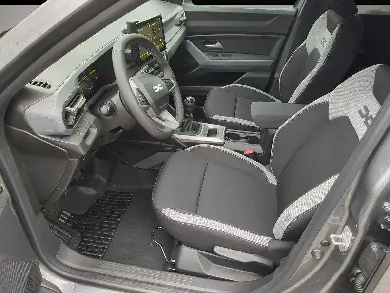 Neu Dacia Duster Journey 122 PS (89 kW) 2026 Manufacturer