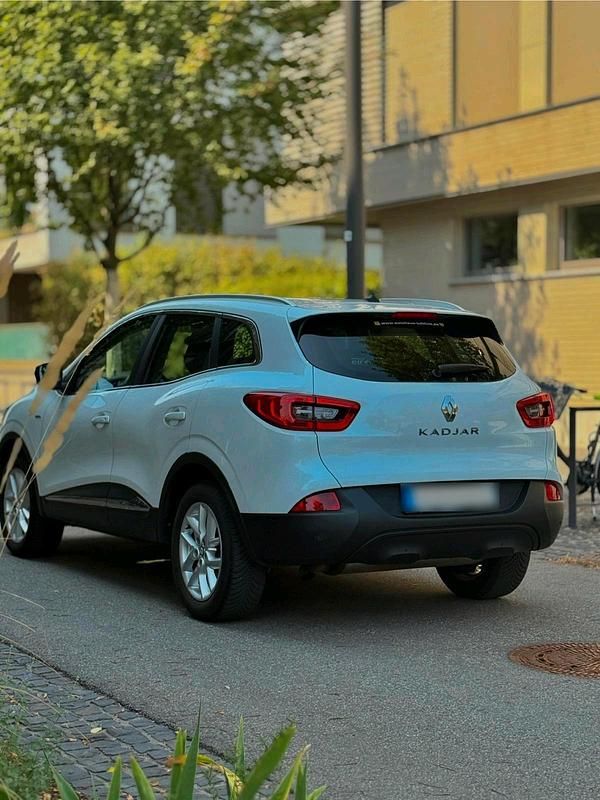 Gebraucht Renault Kadjar LIMITED 131 PS (96 kW) 2018 Weiß SUV