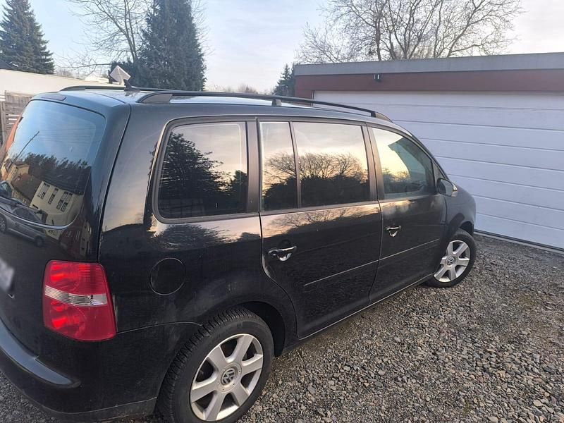Gebraucht VW Touran 105 PS (77 kW) 2006 Schwarz Van / Kleinbus