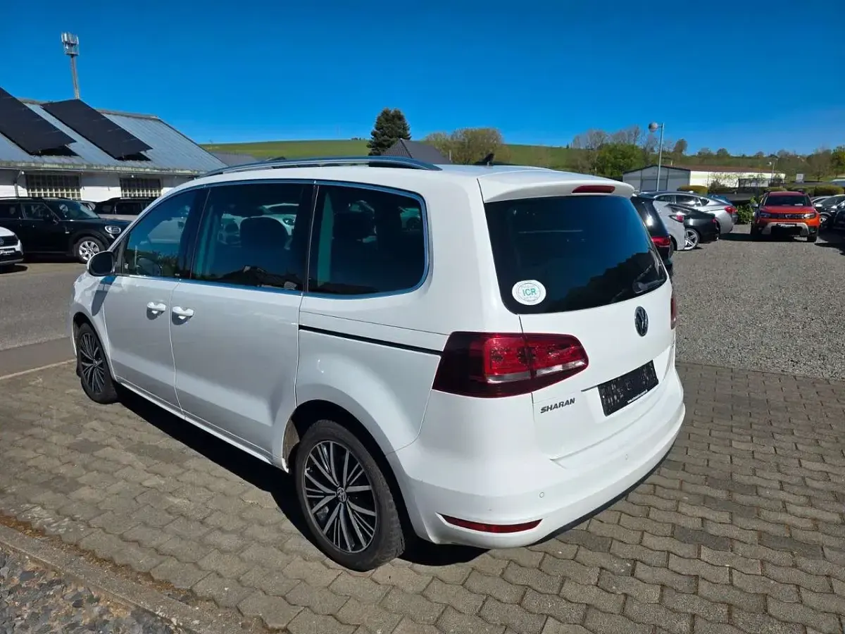 Gebraucht VW Sharan Comfortline 150 PS (110 kW) 2017 Weiß Van / Kleinbus