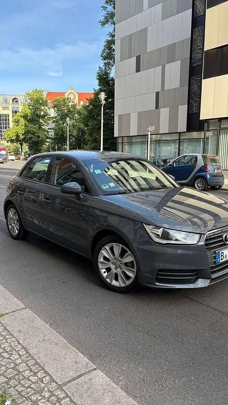 Grau Gebraucht 2017 Audi A1 Sportback S-Line Kleinwagen | 13.999 € (Fairer Preis) - Bild 1/4
