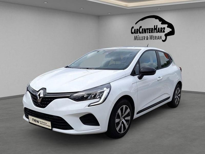 Weiß Gebraucht 2023 Renault Clio V Equilibre Limousine | 14.445 € (Guter Preis) - Bild 1/4