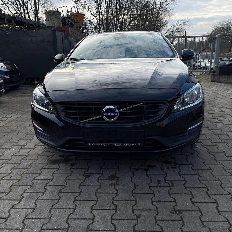 Gebraucht Volvo S60 150 PS (110 kW) 2015 Schwarz Limousine