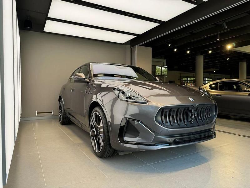 Neu Maserati Grecale Folgore 409 kW (557 PS) 2026 Grau SUV