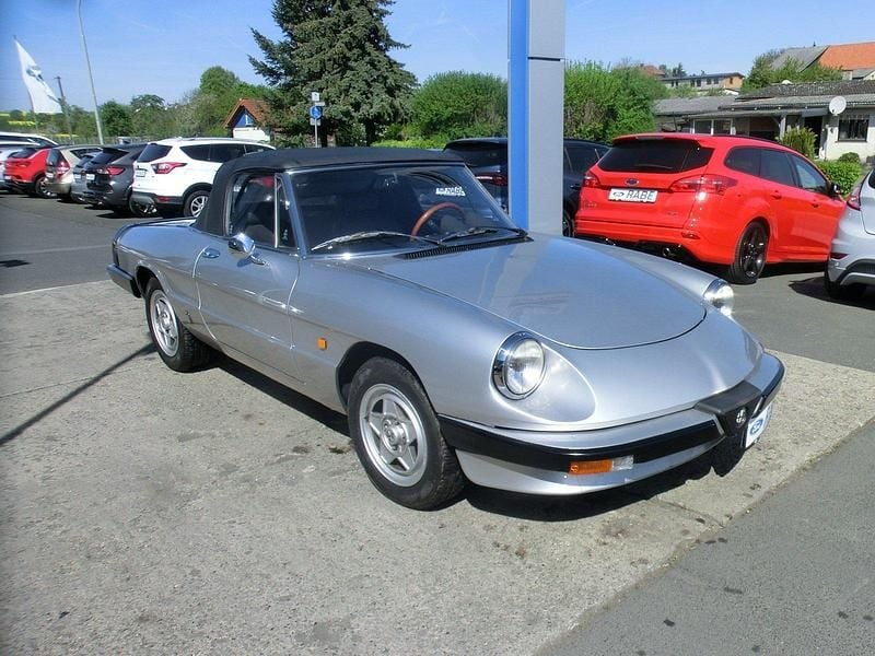 Silber Gebraucht 1984 Alfa Romeo Spider Cabrio | 15.990 € - Bild 1/4