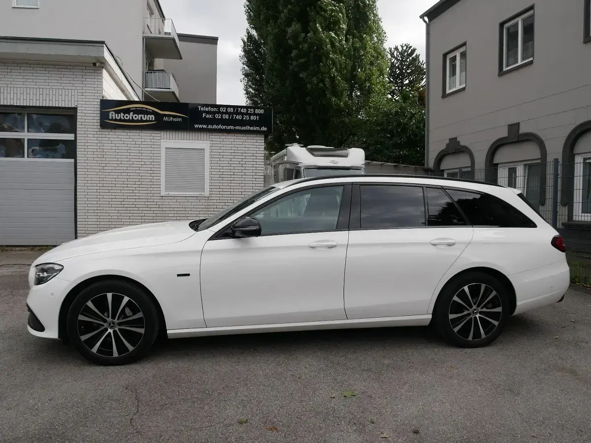 Used Mercedes E300 Night 306 HP (225 kW) 2021 White Estate