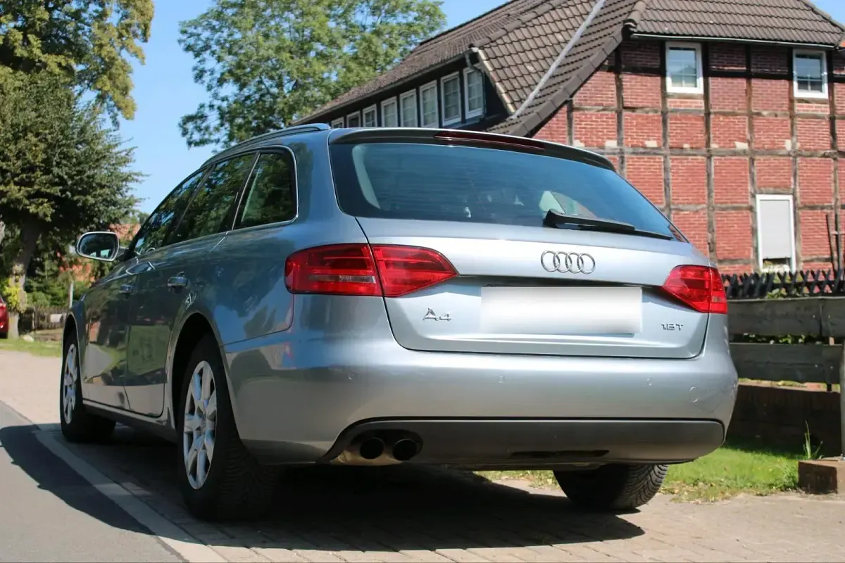 Gebraucht Audi A4 120 PS (88 kW) 2009 Grau Kombi