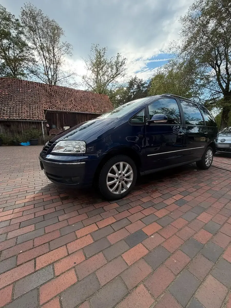 Gebraucht VW Sharan United 140 PS (102 kW) 2009 Blau Van / Kleinbus