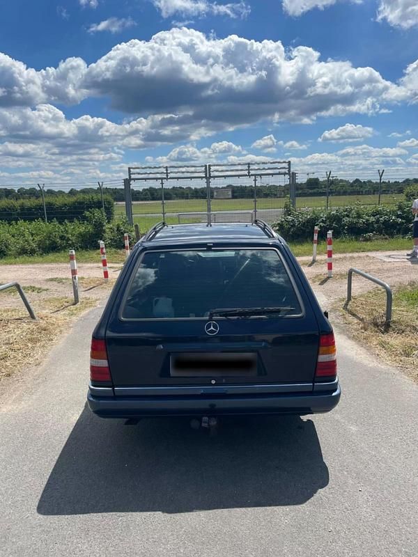 Gebraucht Mercedes 320 220 PS (161 kW) 1994 Blau Kombi