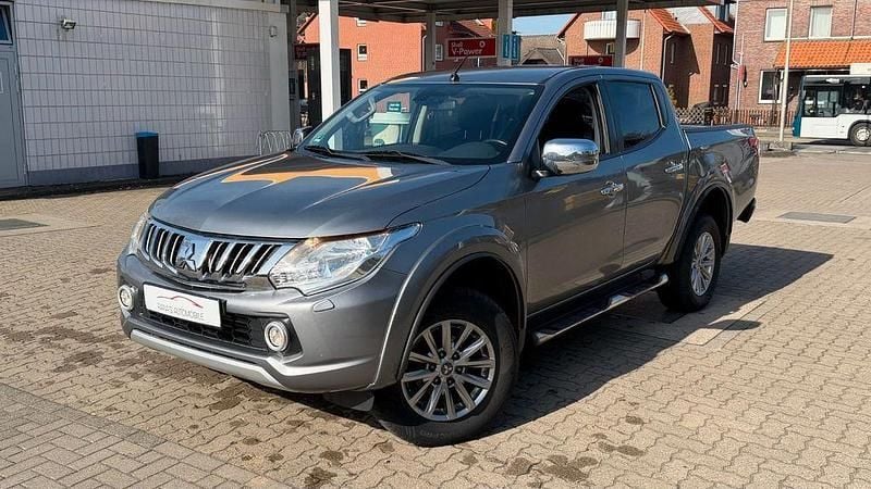 Gebraucht Mitsubishi L200 Plus 181 PS (133 kW) 2016 Grau Pickup