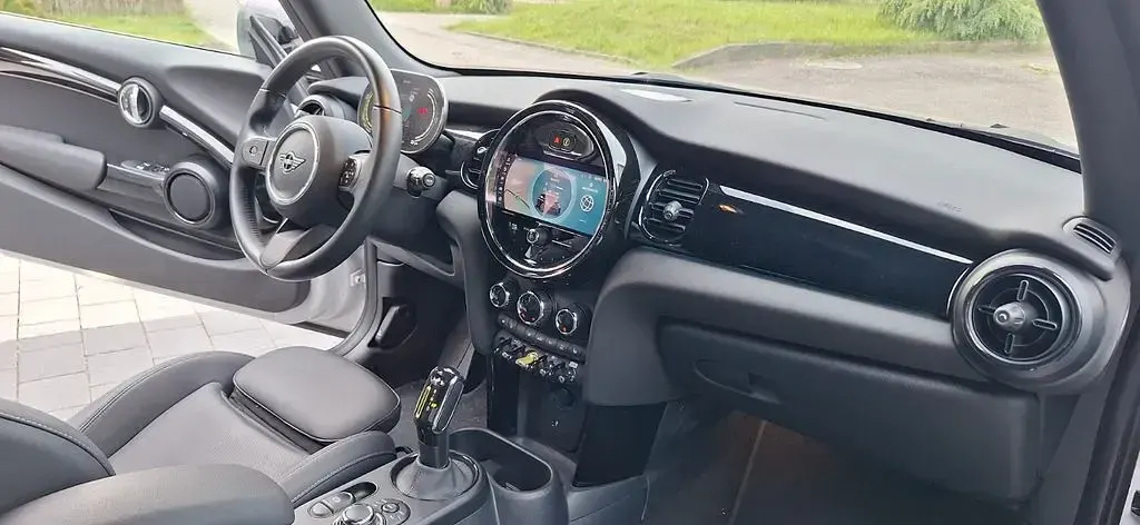 Gebraucht Mini Cooper SE 135 kW (184 PS) 2023 Weiß Kleinwagen
