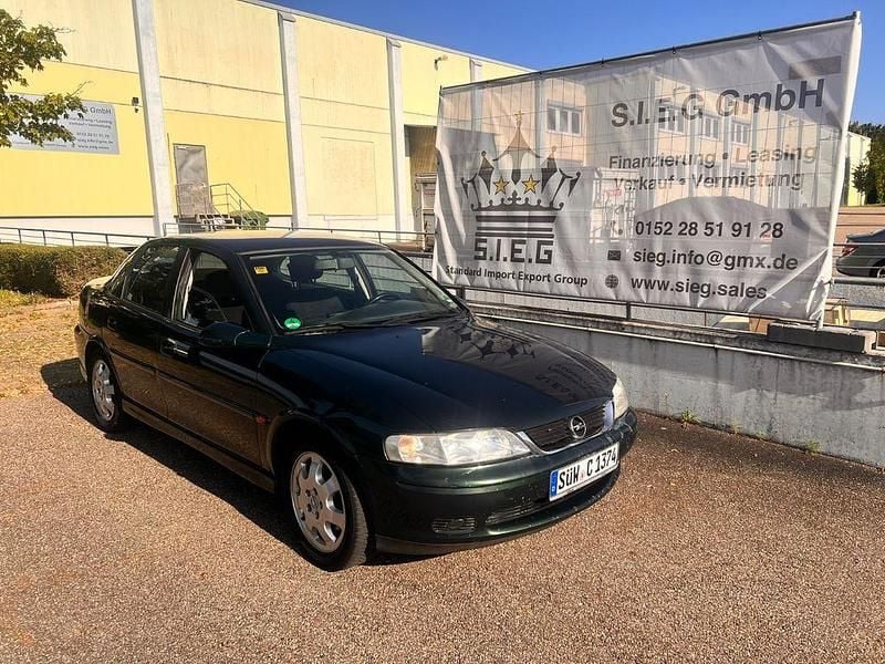 Grün Gebraucht 1999 Opel Vectra Elegance Limousine | 1.990 € (Fairer Preis) - Bild 1/4