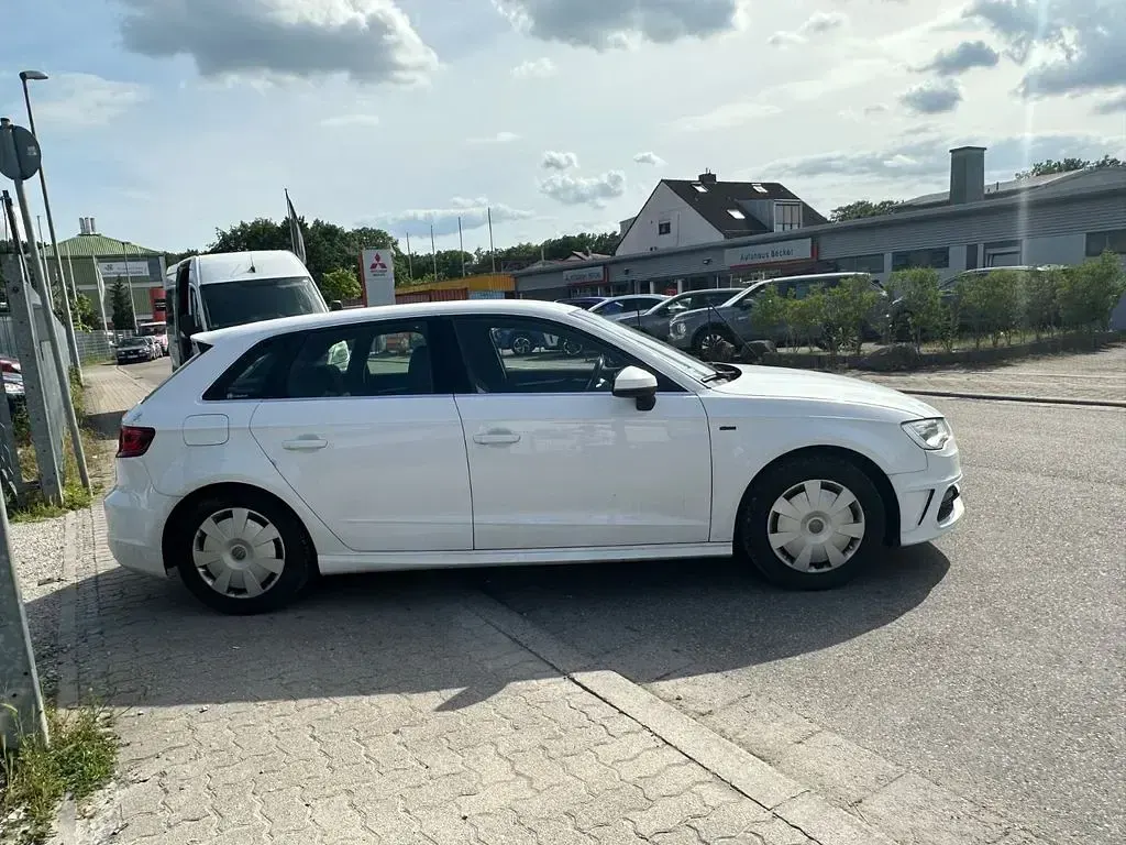 Gebraucht Audi A3 Ambition 110 PS (80 kW) 2015 Weiß Limousine