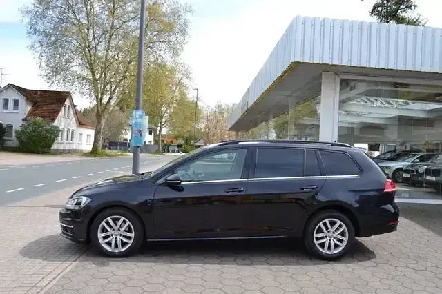 Gebraucht VW Golf VII Comfortline 150 PS (110 kW) 2018 Schwarz Kombi