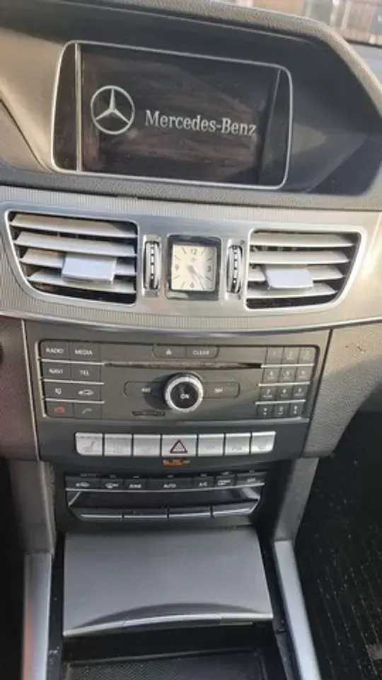 Używany Mercedes E250 204 KM (150 kW) 2016 Czerwony Kombi