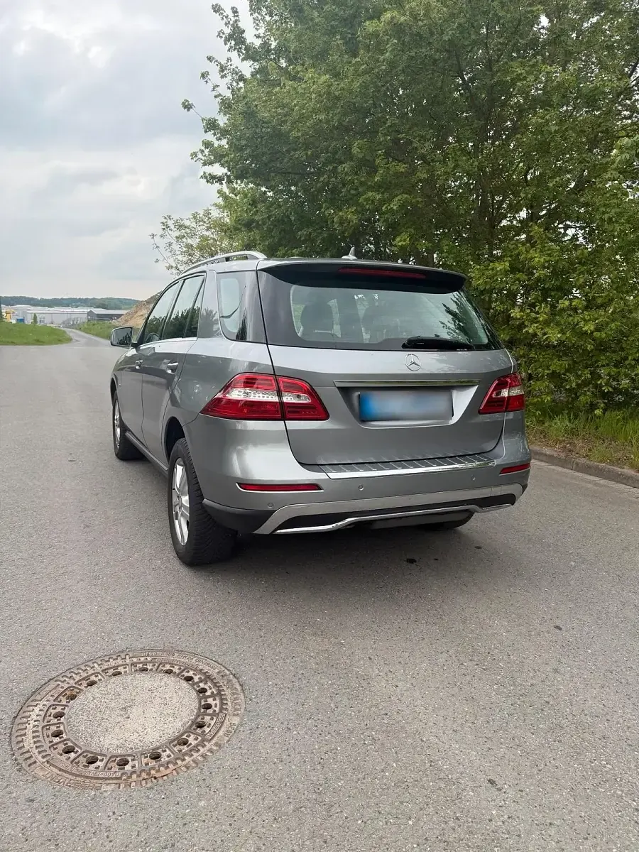 Gebraucht Mercedes ML350 258 PS (189 kW) 2012 Grau SUV