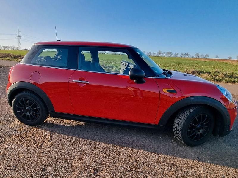 Gebraucht Mini ONE 102 PS (75 kW) 2018 Rot Kleinwagen