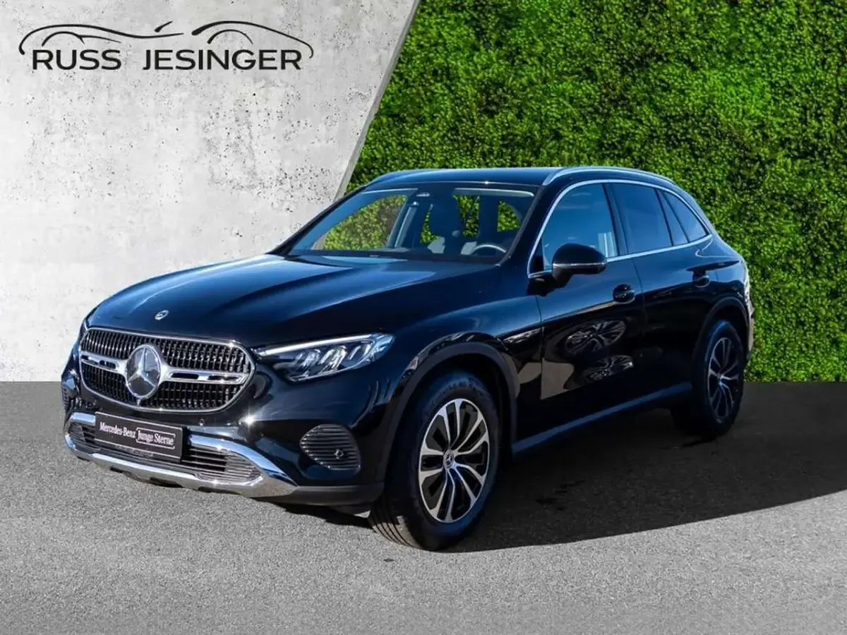 Gebraucht Mercedes GLC220 Avantgarde 197 PS (144 kW) 2024 Obsidianschwarz metallic SUV