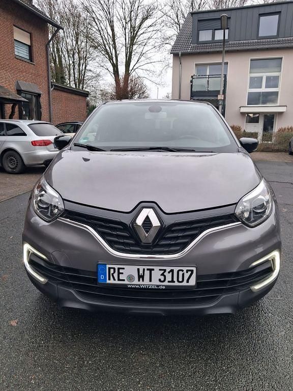 Grau Gebraucht 2018 Renault Captur LIMITED SUV | 10.900 € (Fairer Preis) - Bild 1/4