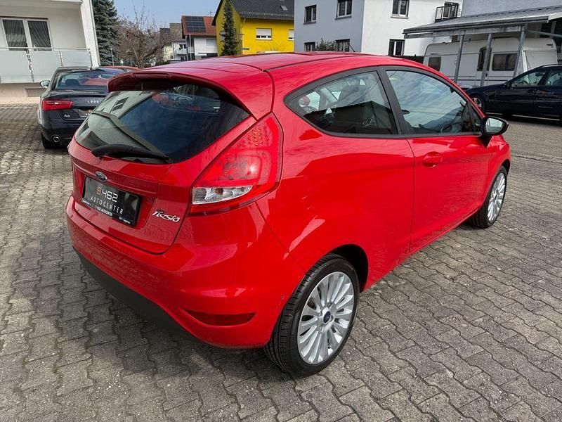 Gebraucht Ford Fiesta Trend 82 PS (60 kW) 2009 Rot Kleinwagen