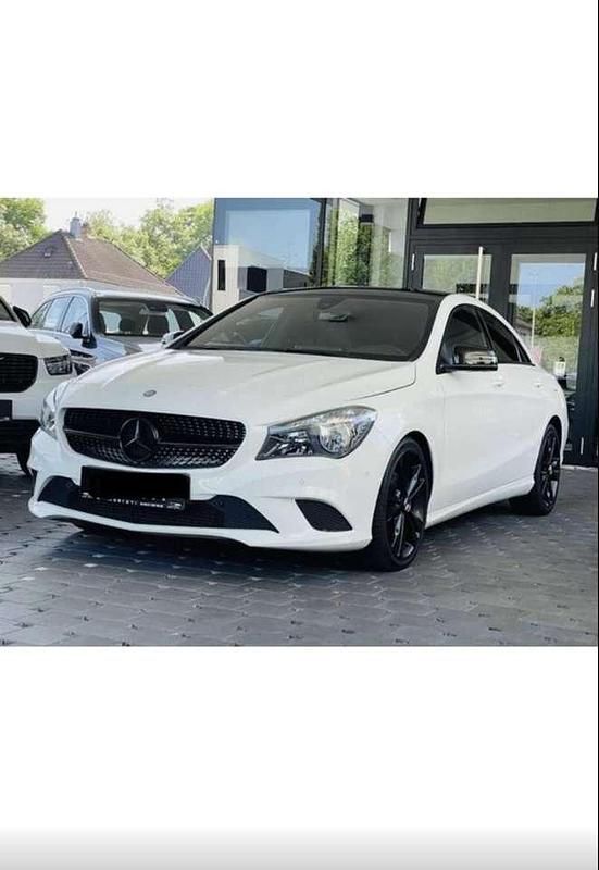 Weiß Gebraucht 2016 Mercedes CLA200 Limousine | 17.500 € (Etwas zu teuer) - Bild 1/4
