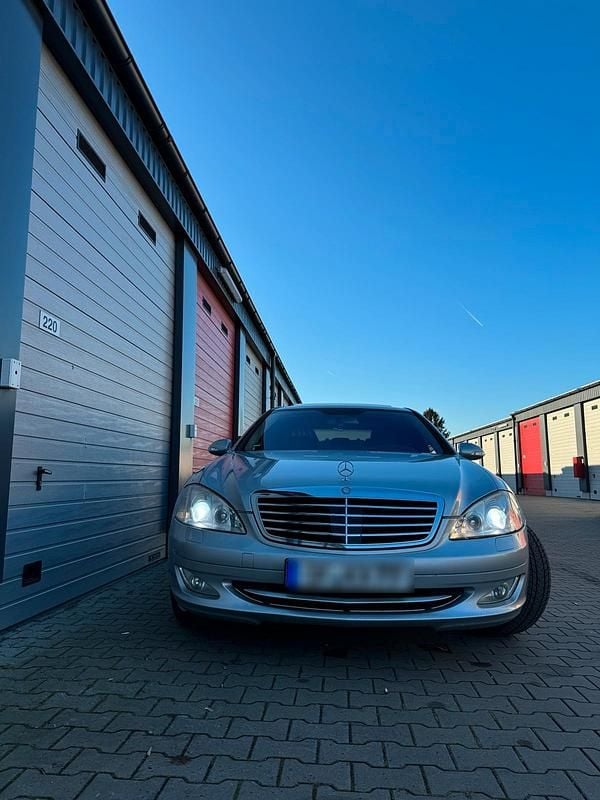 Silber Gebraucht 2006 Mercedes S500 Limousine | 10.999 € - Bild 1/4