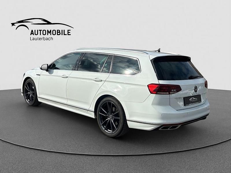 Gebraucht VW Passat R-line 200 PS (147 kW) 2022 Pure white Kombi