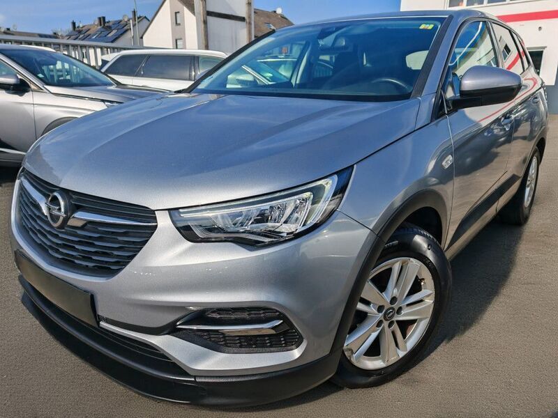 Grau Gebraucht 2021 Opel Grandland X Edition SUV | 13.980 € (Superpreis) - Bild 1/4