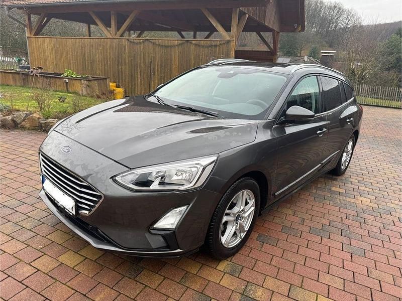 Gebraucht Ford Focus Cool & Connect 120 PS (88 kW) 2019 Grau Limousine