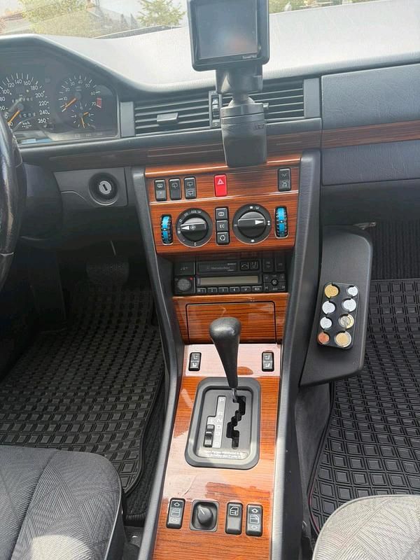 Second-hand Mercedes E320 1995 Andere farben Break