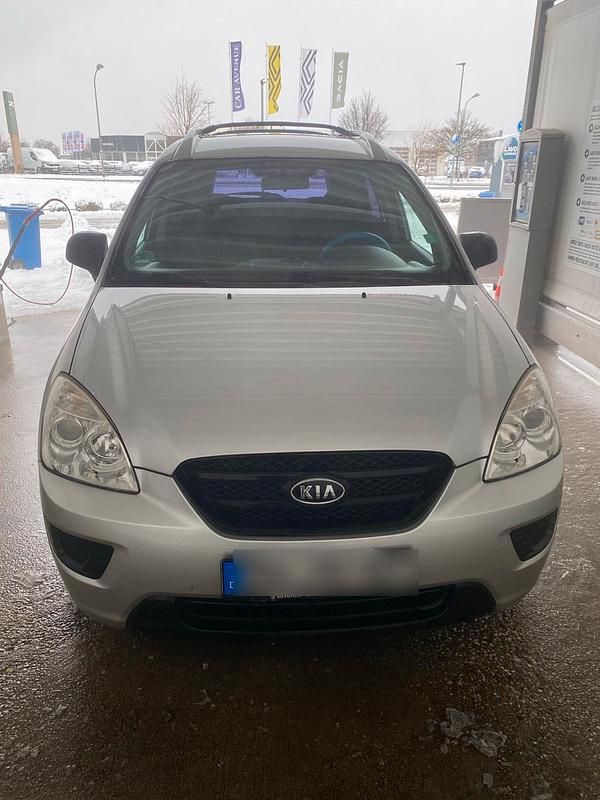 Silber Gebraucht 2008 Kia Carens Van / Kleinbus | 2.900 € (Fairer Preis) - Bild 1/4