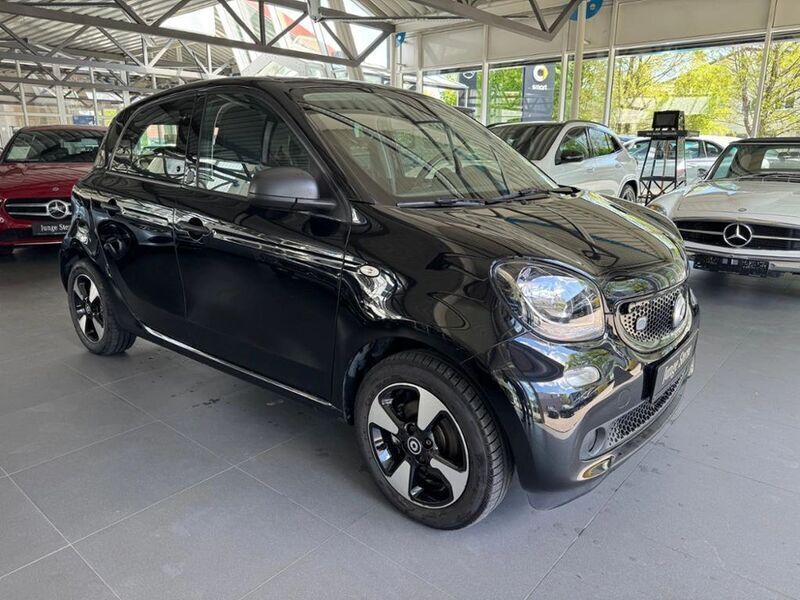 Schwarz Gebraucht 2020 Smart ForFour Electric Drive Limousine | 10.549 € (Etwas zu teuer) - Bild 1/4