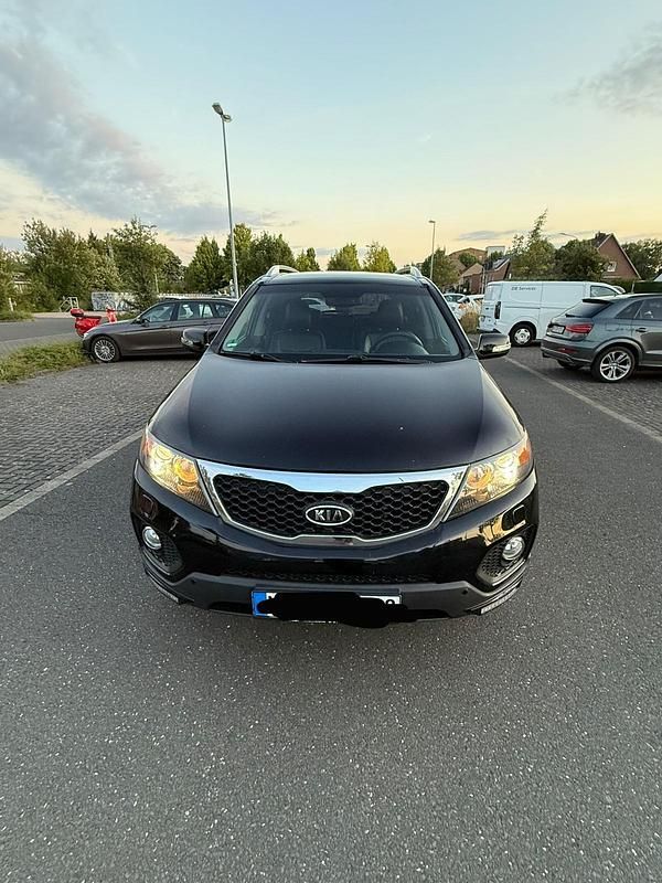 Schwarz Gebraucht 2010 Kia Sorento SUV | 8.499 € (Etwas zu teuer) - Bild 1/4