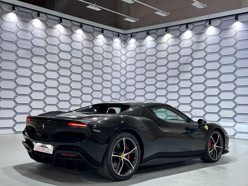 Second-hand Ferrari 296 829 CP (609 kW) 2023 Negru