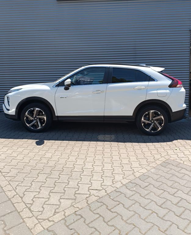 Weiß Gebraucht 2022 Mitsubishi Eclipse Cross Basis SUV | 20.990 € (Superpreis) - Bild 1/4