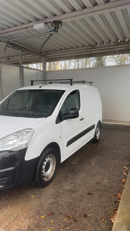 Gebraucht Citroën Berlingo SELECTION 100 PS (73 kW) 2016 Weiß Van / Kleinbus