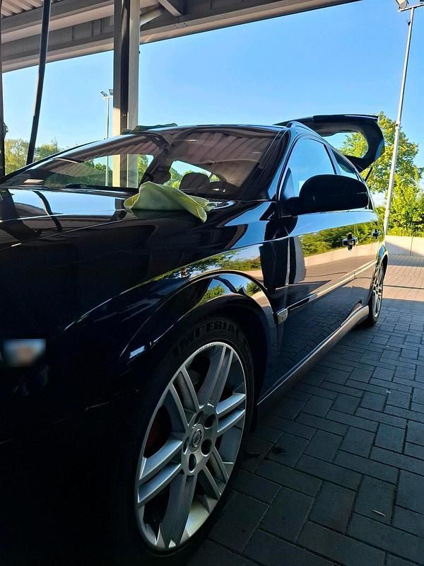 Gebraucht Opel Signum 175 PS (128 kW) 2004 Schwarz Kleinwagen