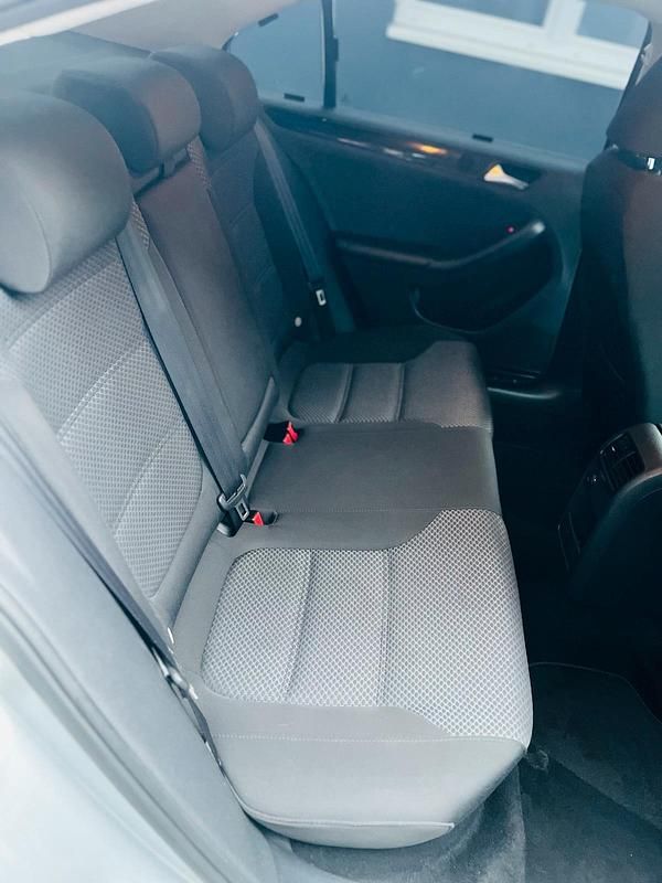 Gebraucht VW Jetta 160 PS (117 kW) 2014 Grau Limousine